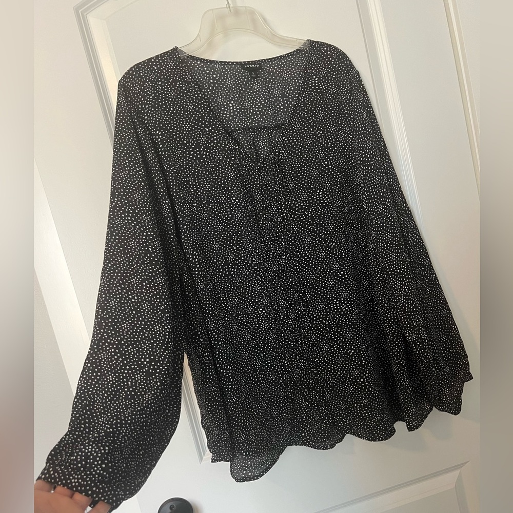NWOT TORRID Blouse - Size 3